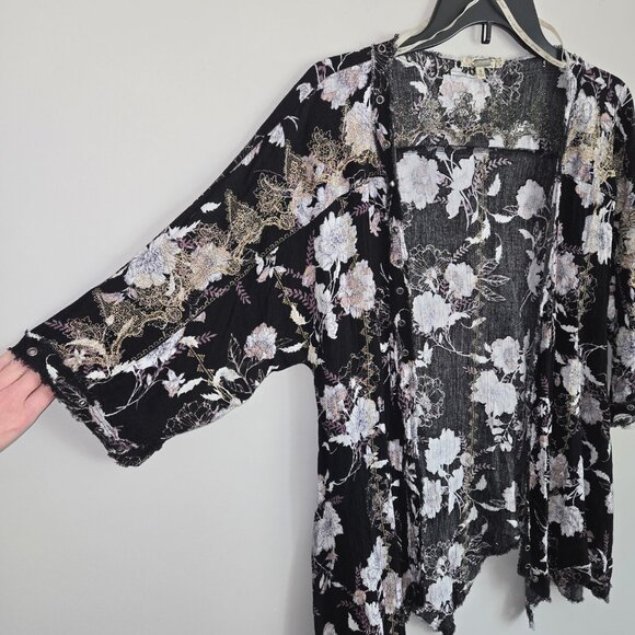 Gimmicks Embroidered Floral Eyelet Kimono Top with Shark Bite Hem Misses size S - Picture 5 of 15